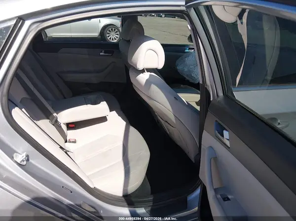 5NPE24AF5HH558113 2017 HYUNDAI SONATA - Image 8