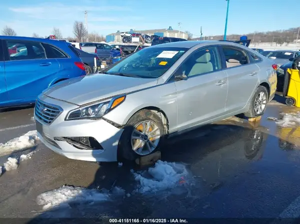 5NPE24AF5HH563084 2017 HYUNDAI SONATA - Image 2