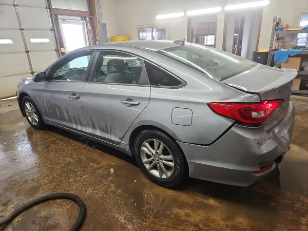 5NPE24AF5HH564526 2017 HYUNDAI SONATA - Image 2
