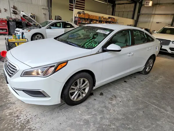 5NPE24AF5HH564753 2017 HYUNDAI SONATA - Image 1