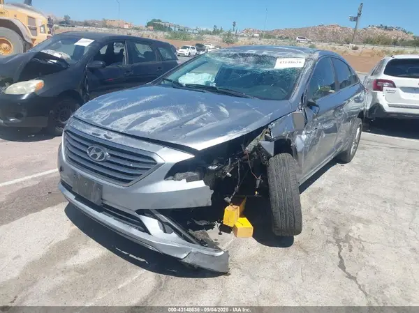 5NPE24AF5HH564820 2017 HYUNDAI SONATA - Image 2