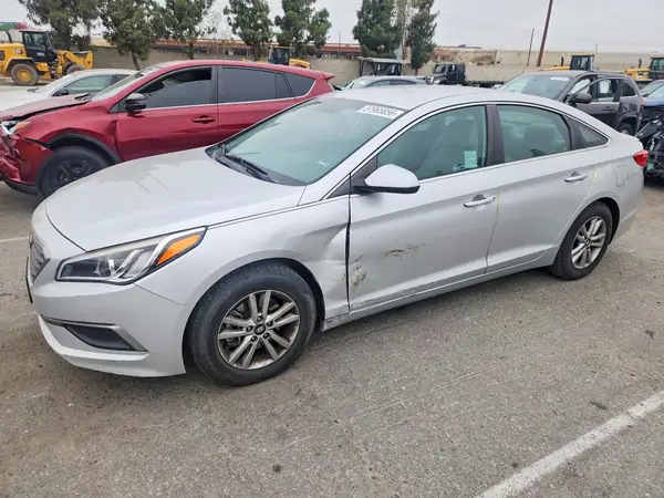 5NPE24AF5HH565739 2017 HYUNDAI SONATA - Image 1