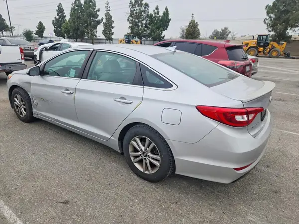 5NPE24AF5HH565739 2017 HYUNDAI SONATA - Image 2