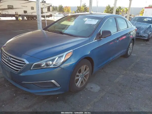 5NPE24AF5HH565952 2017 HYUNDAI SONATA - Image 2