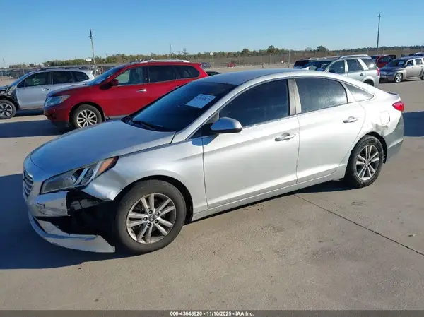 5NPE24AF5HH568091 2017 HYUNDAI SONATA - Image 2