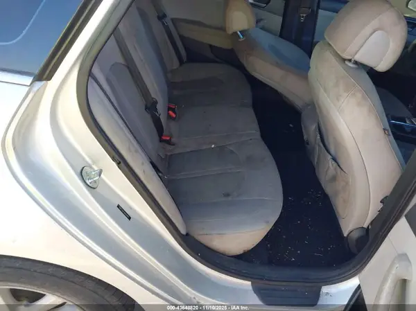 5NPE24AF5HH568091 2017 HYUNDAI SONATA - Image 8