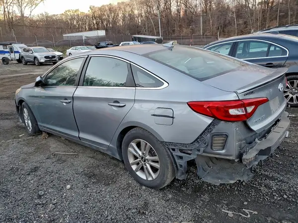 5NPE24AF5HH569421 2017 HYUNDAI SONATA - Image 2