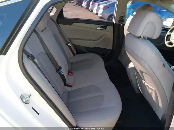 5NPE24AF5HH570021 2017 HYUNDAI SONATA - Image 8