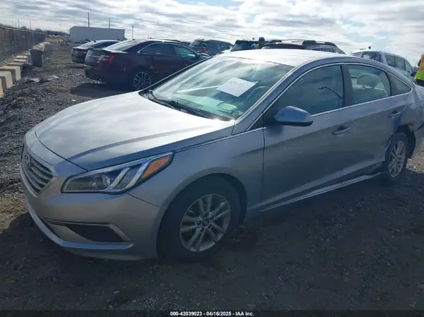 5NPE24AF5HH572898 2017 HYUNDAI SONATA - Image 2