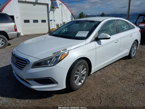 5NPE24AF5HH574621 2017 HYUNDAI SONATA - Image 2