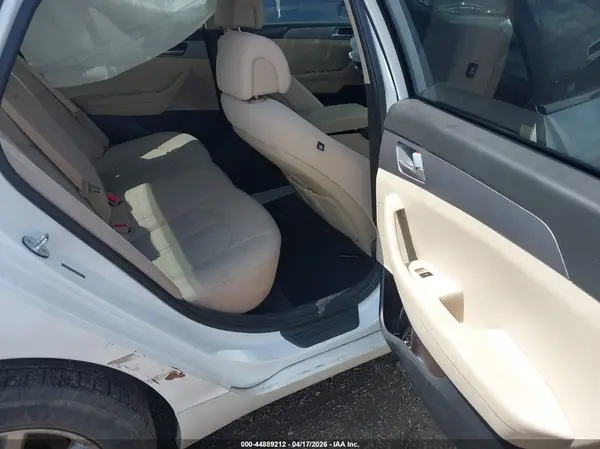 5NPE24AF5HH577390 2017 HYUNDAI SONATA - Image 8
