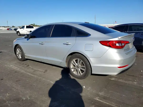 5NPE24AF5HH580855 2017 HYUNDAI SONATA - Image 2