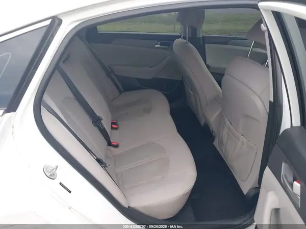 5NPE24AF5HH581648 2017 HYUNDAI SONATA - Image 8