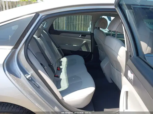 5NPE24AF5HH583335 2017 HYUNDAI SONATA - Image 8