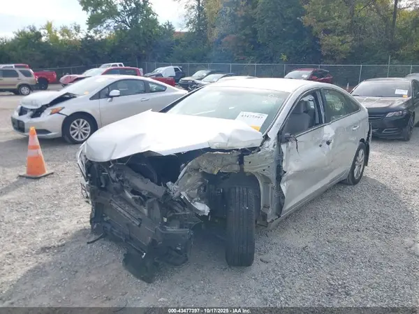 5NPE24AF5HH584372 2017 HYUNDAI SONATA - Image 2
