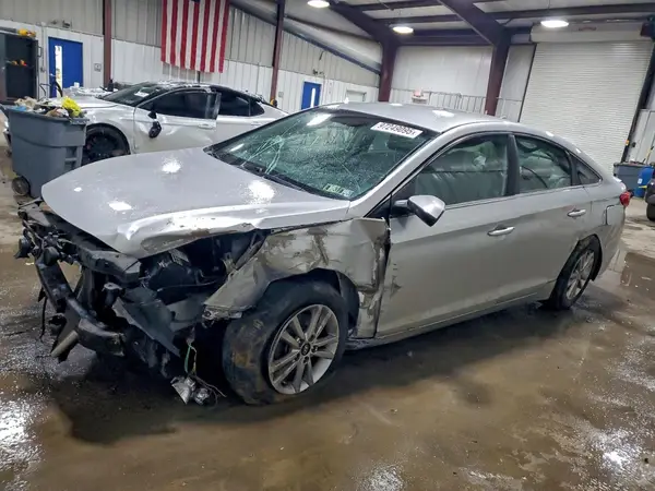 5NPE24AF5HH584887 2017 HYUNDAI SONATA - Image 1