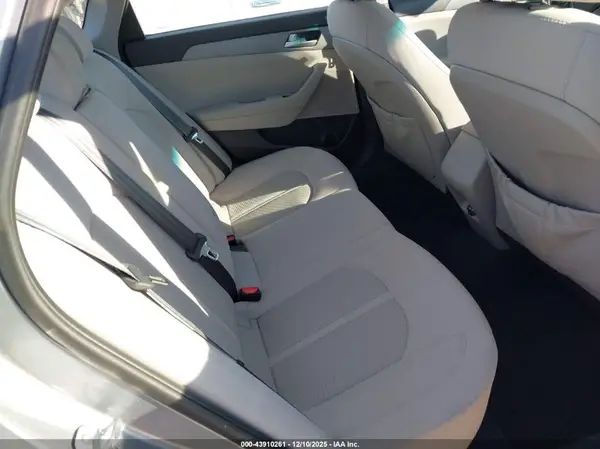5NPE24AF5HH586946 2017 HYUNDAI SONATA - Image 8