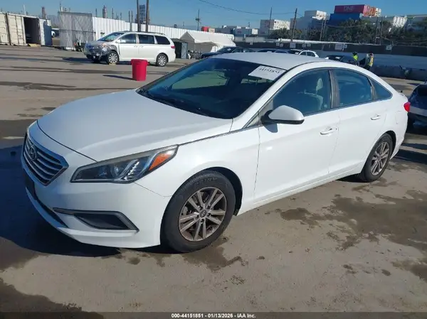 5NPE24AF5HH587076 2017 HYUNDAI SONATA - Image 2