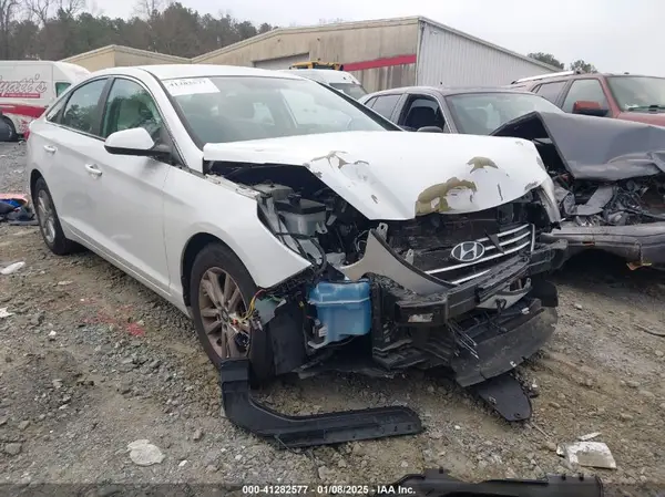 5NPE24AF5HH590205 2017 HYUNDAI SONATA - Image 1