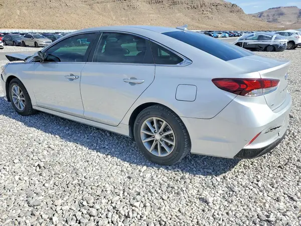 5NPE24AF5JH598343 2018 HYUNDAI SONATA - Image 2