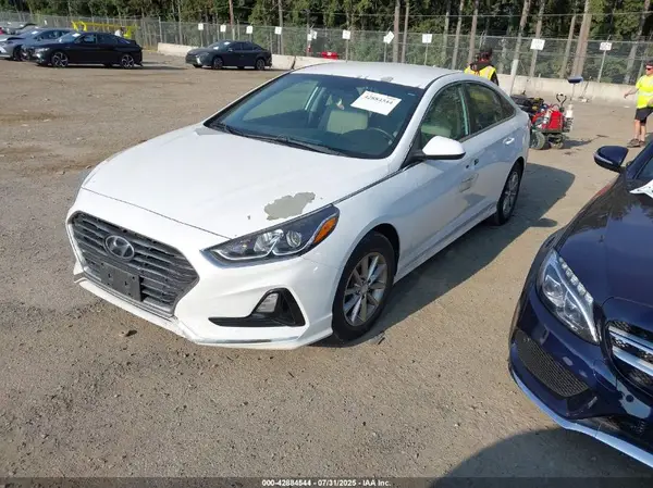 5NPE24AF5JH598584 2018 HYUNDAI SONATA - Image 2