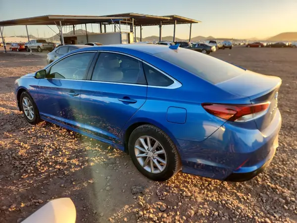 5NPE24AF5JH605999 2018 HYUNDAI SONATA - Image 2