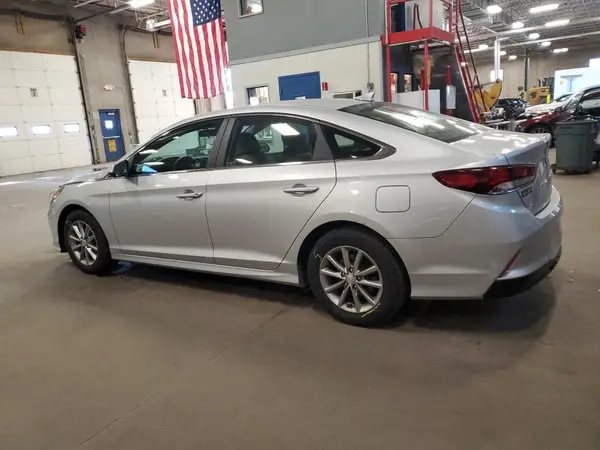 5NPE24AF5JH611575 2018 HYUNDAI SONATA - Image 2