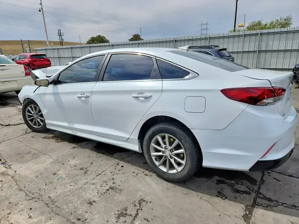 5NPE24AF5JH620261 2018 HYUNDAI SONATA - Image 2