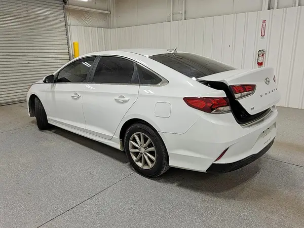 5NPE24AF5JH620910 2018 HYUNDAI SONATA - Image 2