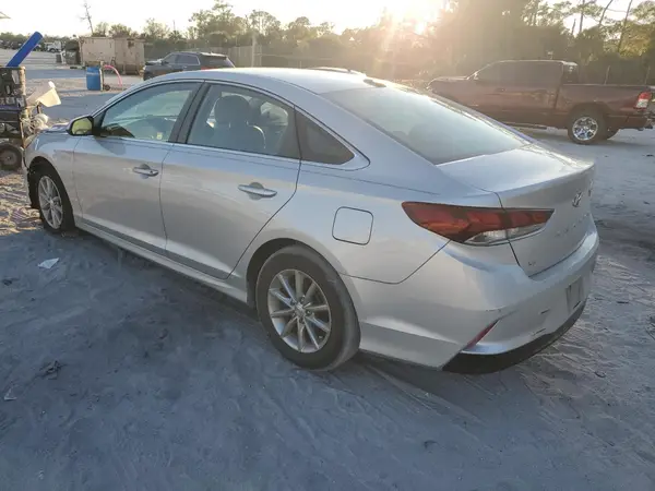 5NPE24AF5JH623175 2018 HYUNDAI SONATA - Image 2