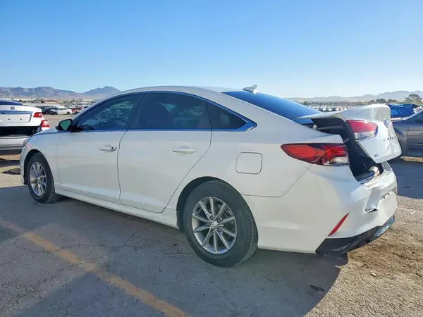 5NPE24AF5JH624374 2018 HYUNDAI SONATA - Image 2