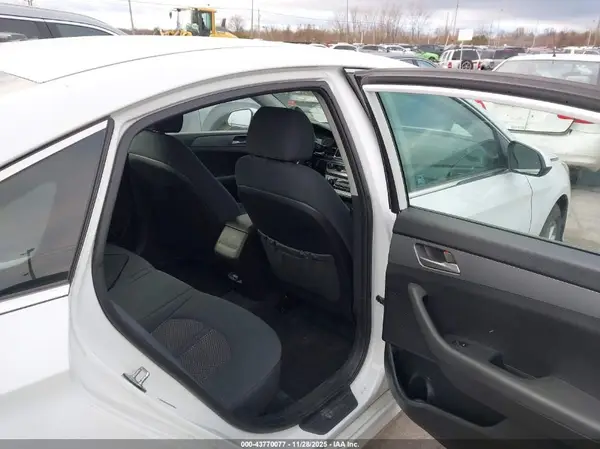 5NPE24AF5JH624908 2018 HYUNDAI SONATA - Image 8