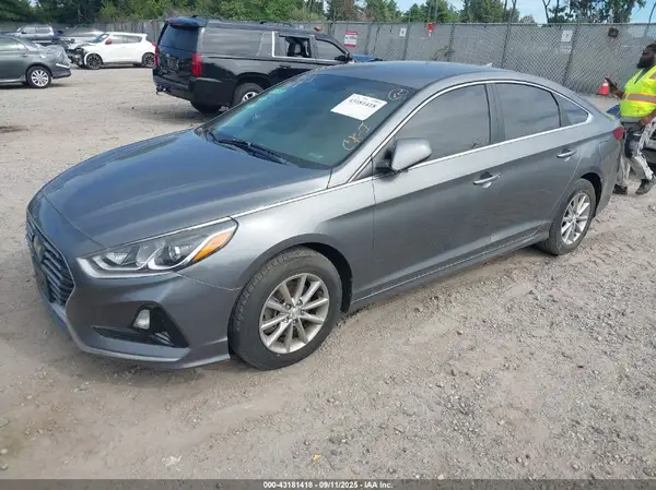 5NPE24AF5JH628828 2018 HYUNDAI SONATA - Image 2