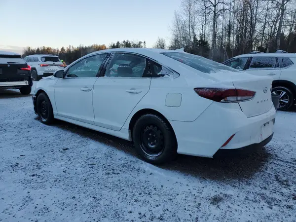 5NPE24AF5JH637321 2018 HYUNDAI SONATA - Image 2