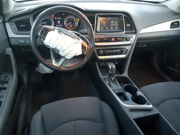 5NPE24AF5JH637321 2018 HYUNDAI SONATA - Image 8