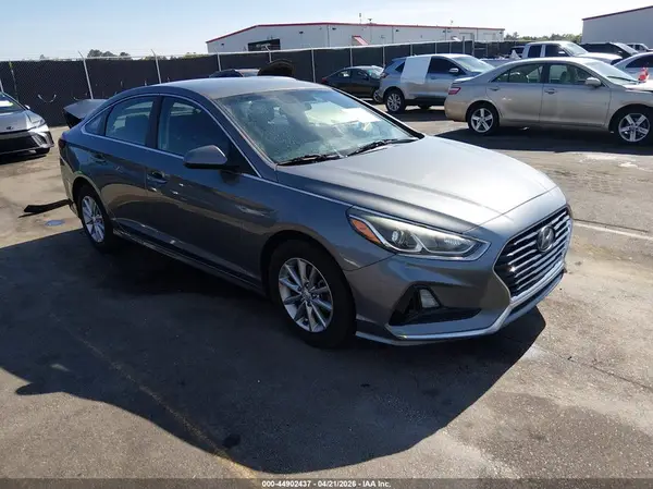 5NPE24AF5JH655401 2018 HYUNDAI SONATA - Image 1