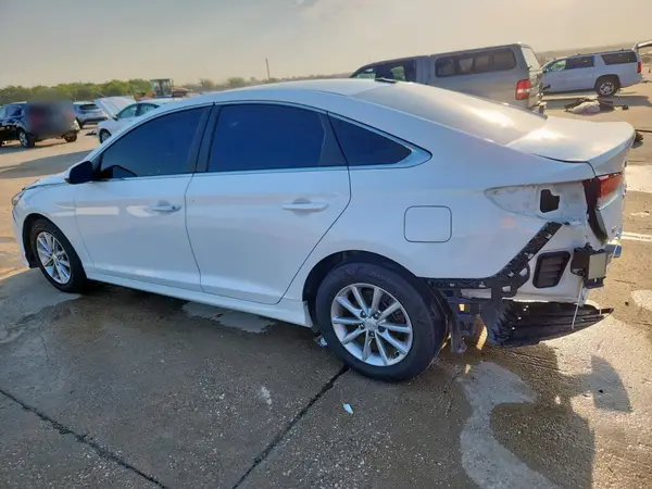 5NPE24AF5JH655656 2018 HYUNDAI SONATA - Image 2