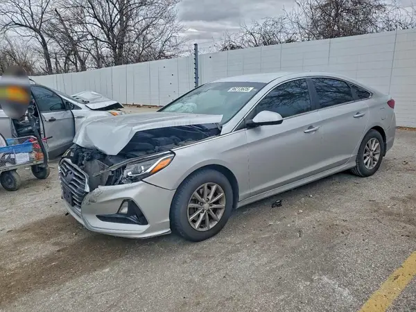 5NPE24AF5JH661280 2018 HYUNDAI SONATA - Image 1