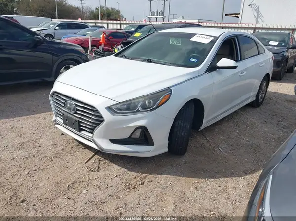 5NPE24AF5JH668455 2018 HYUNDAI SONATA - Image 2