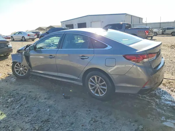 5NPE24AF5JH673025 2018 HYUNDAI SONATA - Image 2