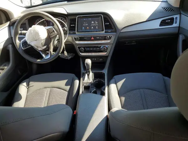 5NPE24AF5JH673025 2018 HYUNDAI SONATA - Image 8