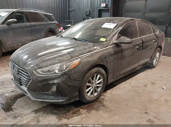 5NPE24AF5JH676605 2018 HYUNDAI SONATA - Image 2