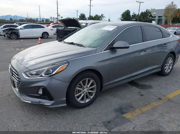 5NPE24AF5JH676815 2018 HYUNDAI SONATA - Image 2