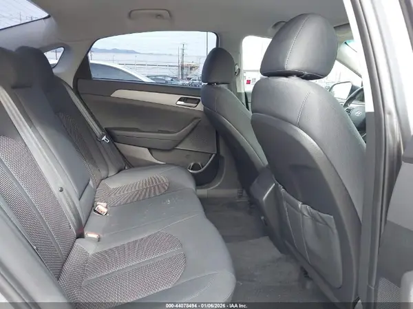 5NPE24AF5JH676815 2018 HYUNDAI SONATA - Image 8