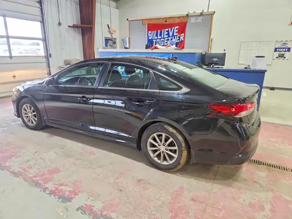 5NPE24AF5JH676913 2018 HYUNDAI SONATA - Image 2