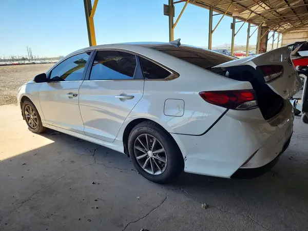 5NPE24AF5JH678211 2018 HYUNDAI SONATA - Image 2