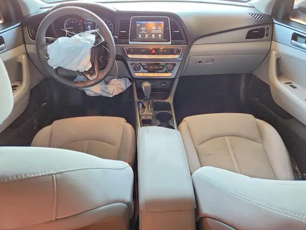 5NPE24AF5JH678211 2018 HYUNDAI SONATA - Image 8