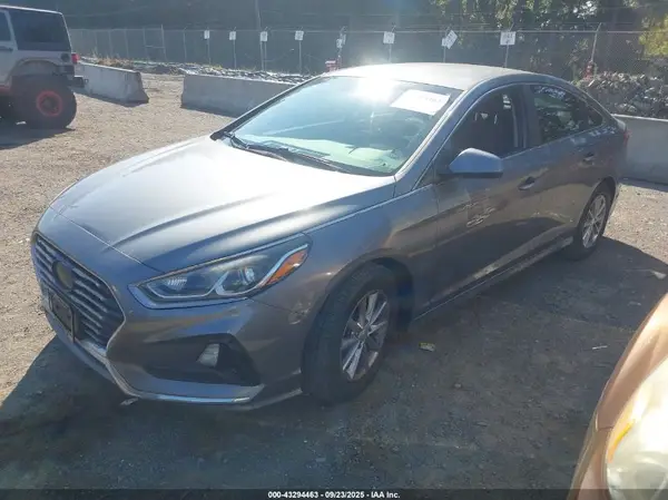 5NPE24AF5JH678368 2018 HYUNDAI SONATA - Image 2