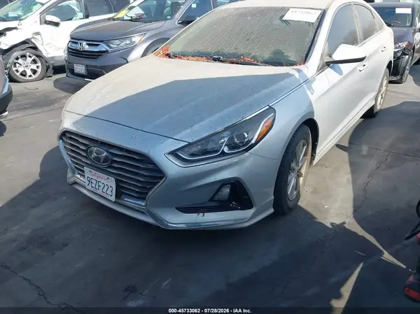 5NPE24AF5JH680945 2018 HYUNDAI SONATA - Image 2