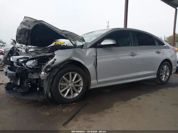 5NPE24AF5JH681321 2018 HYUNDAI SONATA - Image 2